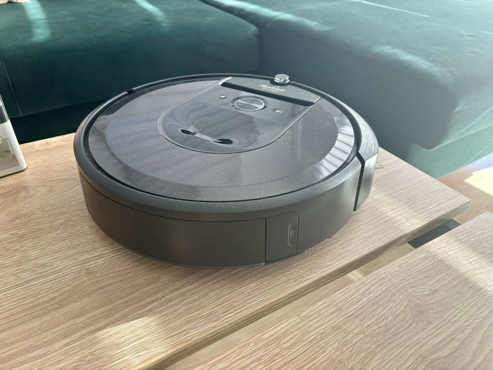 iRobot Roomba i7 – 657 cykli / 404 h, stan dobry, gotowa do sprzątania