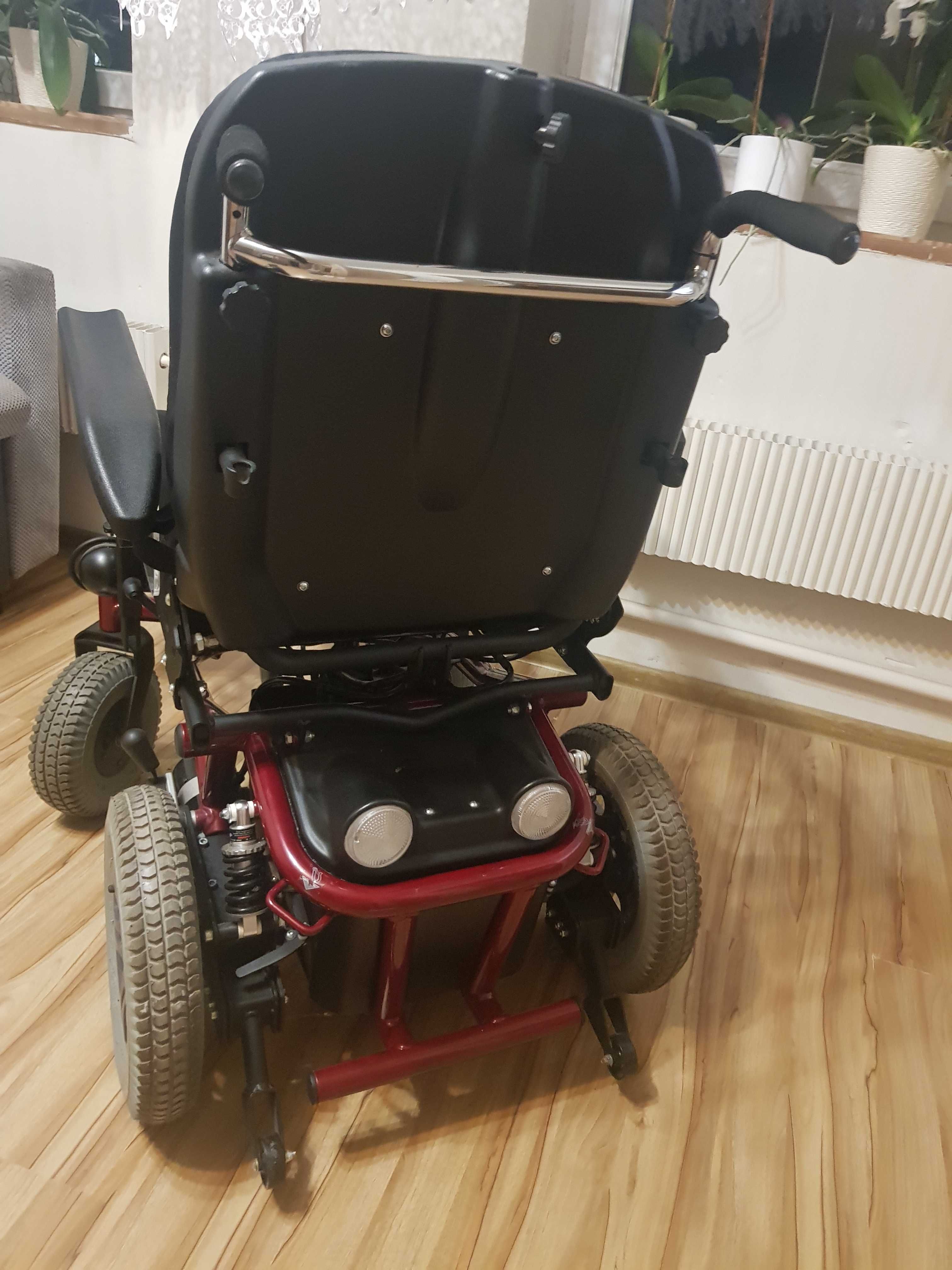 Inwalidzki wózek elektryczny