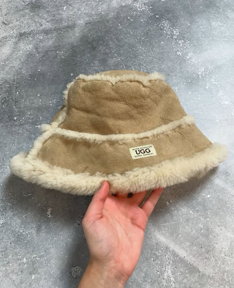 Зимова панамка UGG