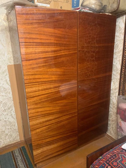 Шафа для верхнього одягу