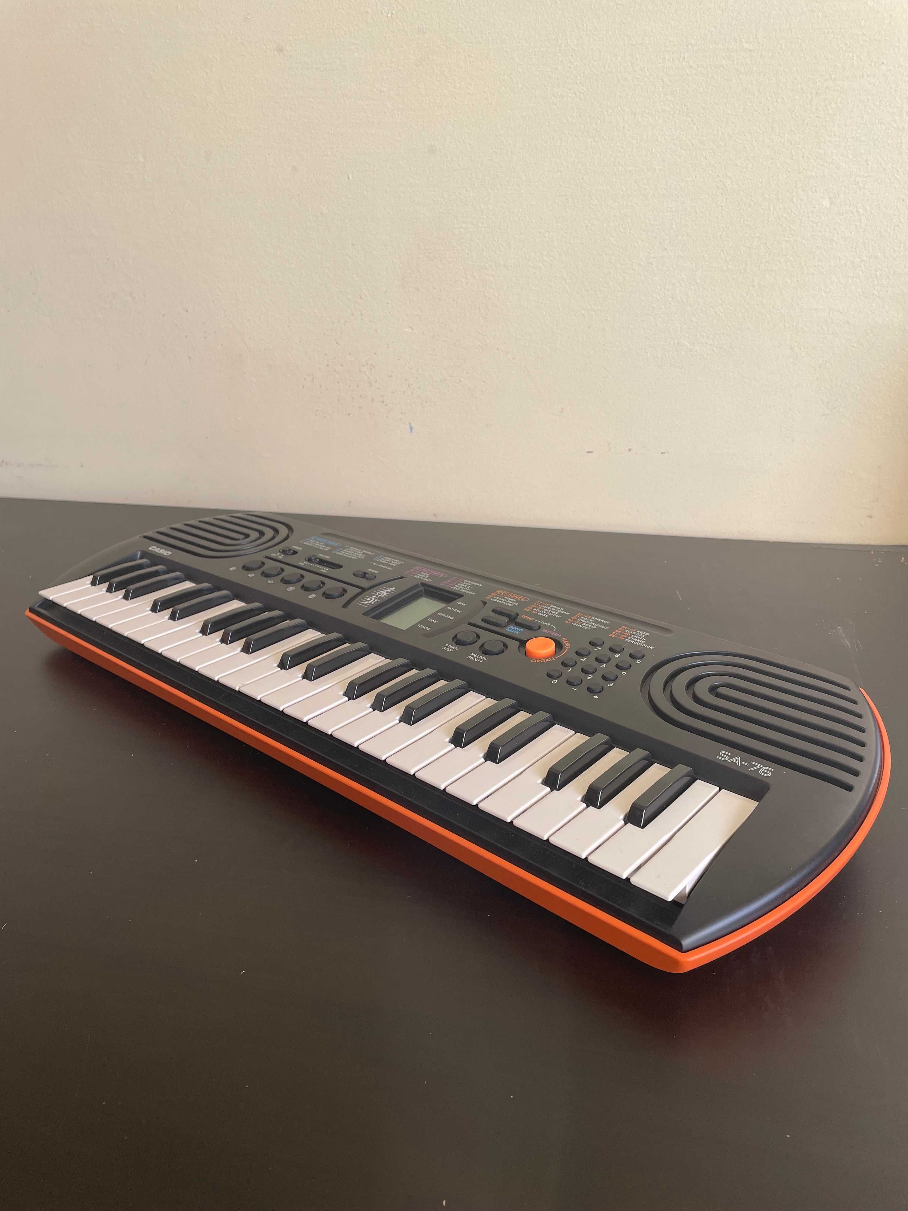 Teclado CASIO SA-76