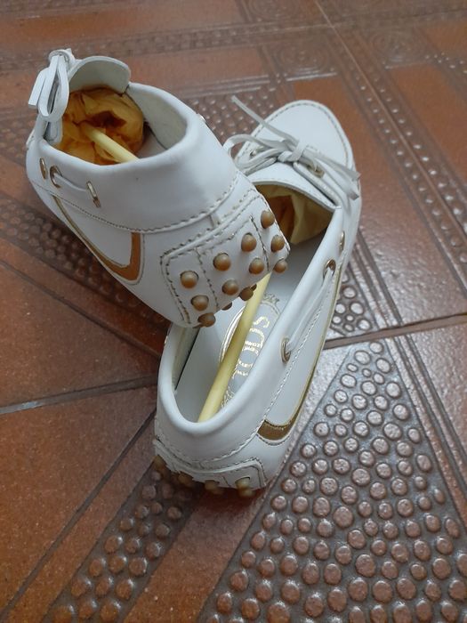 Sapatos drivers de senhora marca TOD'S