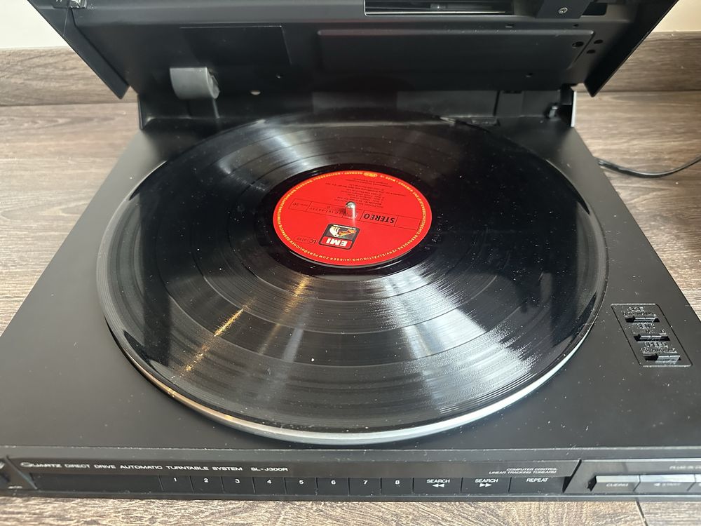 Gramofon Technics SL-J300r