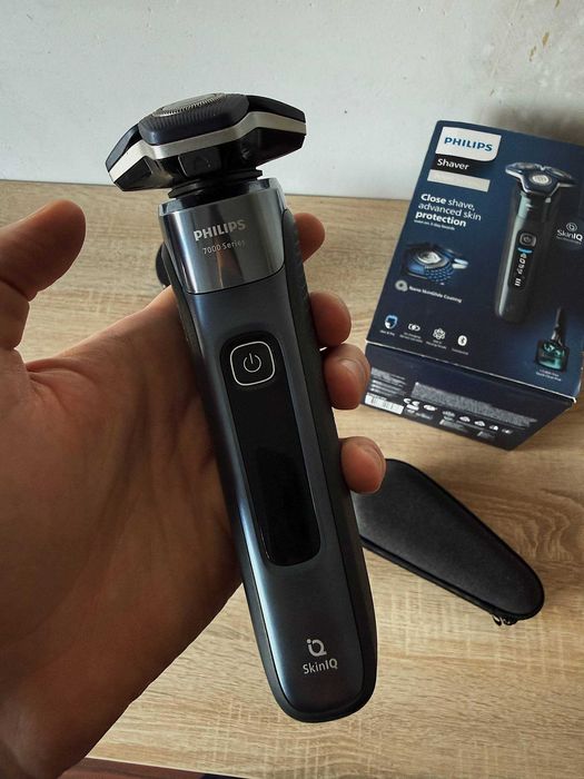 Бритва Philips Series 7000 S7882 ( полный комплект )