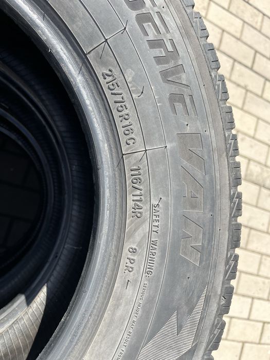Продам комплект б/у шин Toyo 215/75/16c