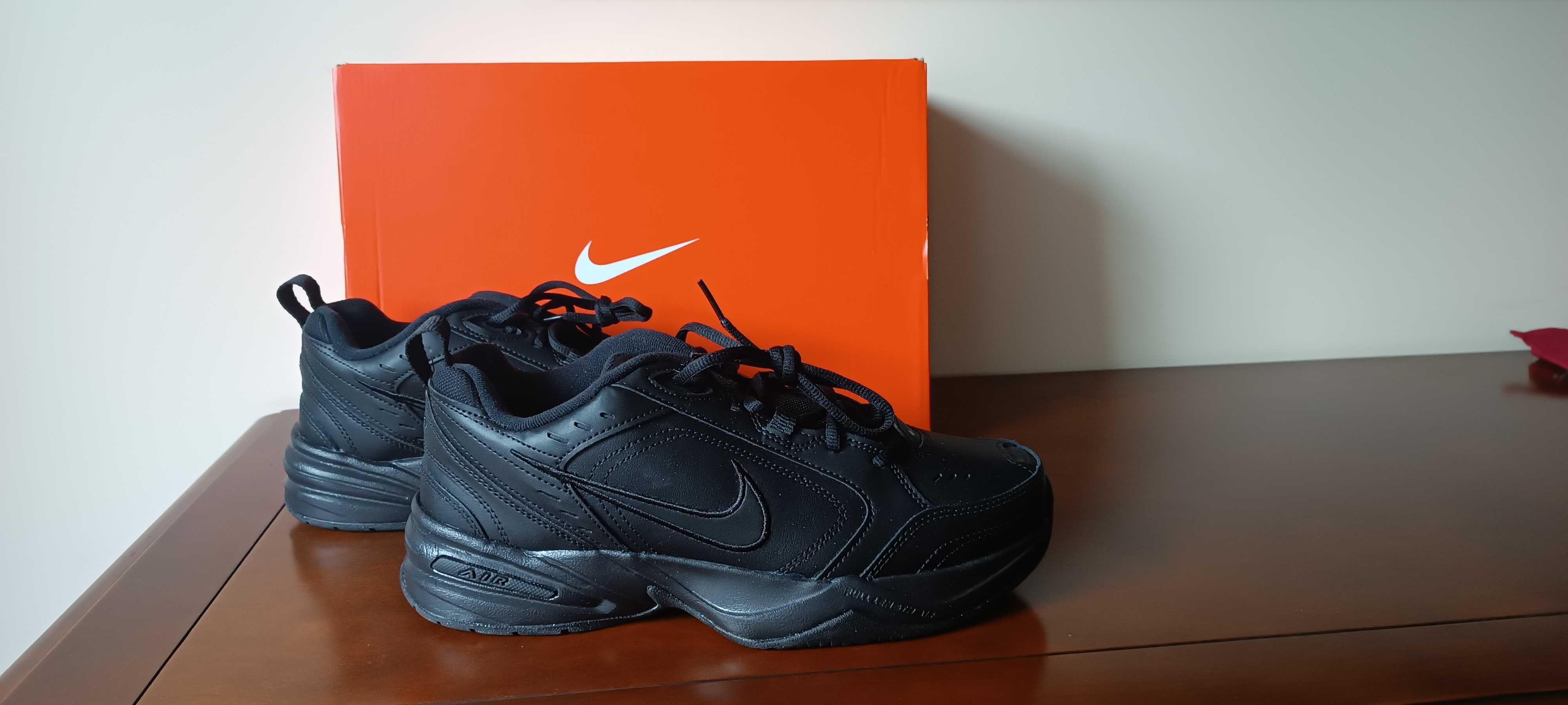 (r. Eur 44- 28 cm) Nike Air Monarch IV Black 415445,-001 czarne