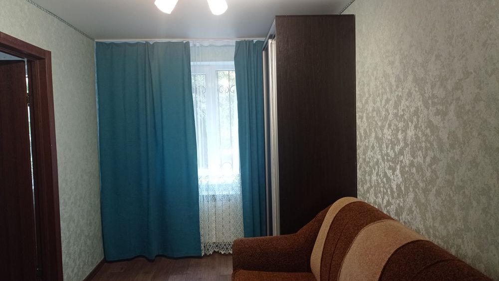 Квартира по красной линии ( через остановку рынок соц город)