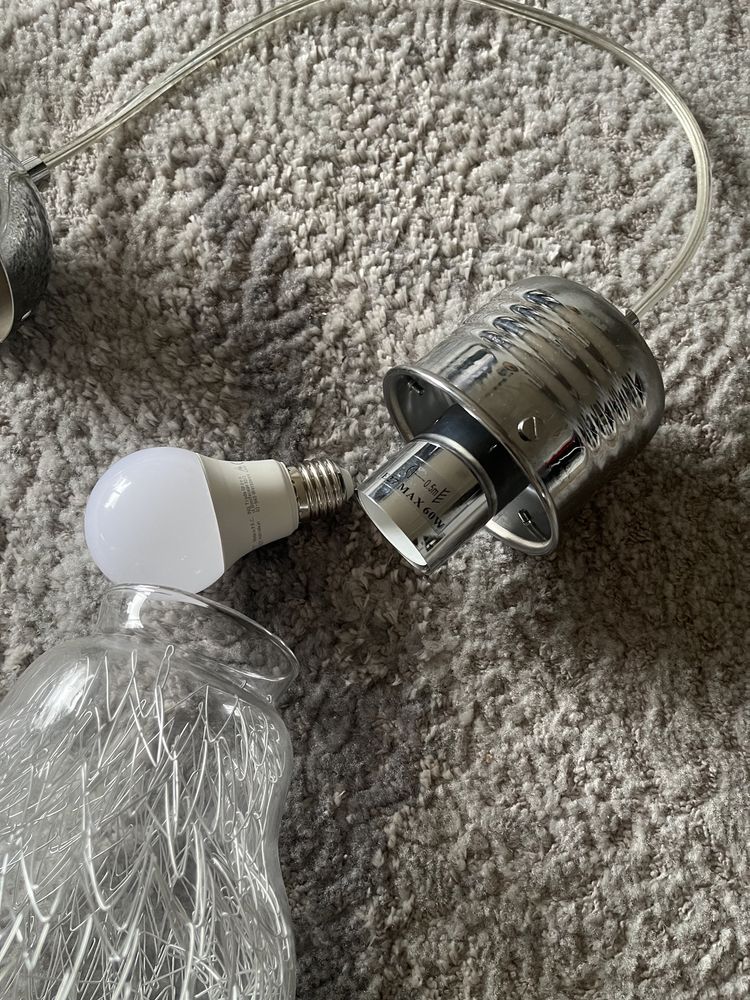 Wiszące lampy szklane