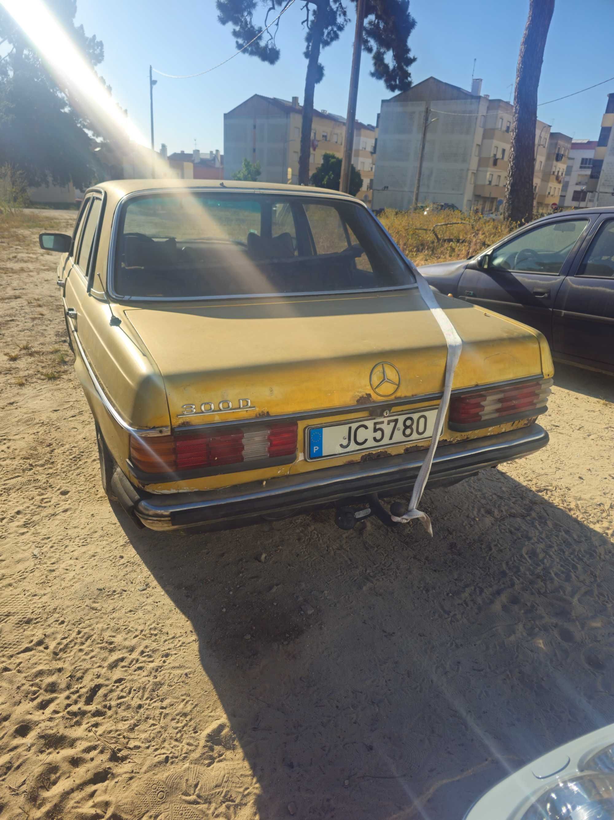 Mercedes W123 300D para peças