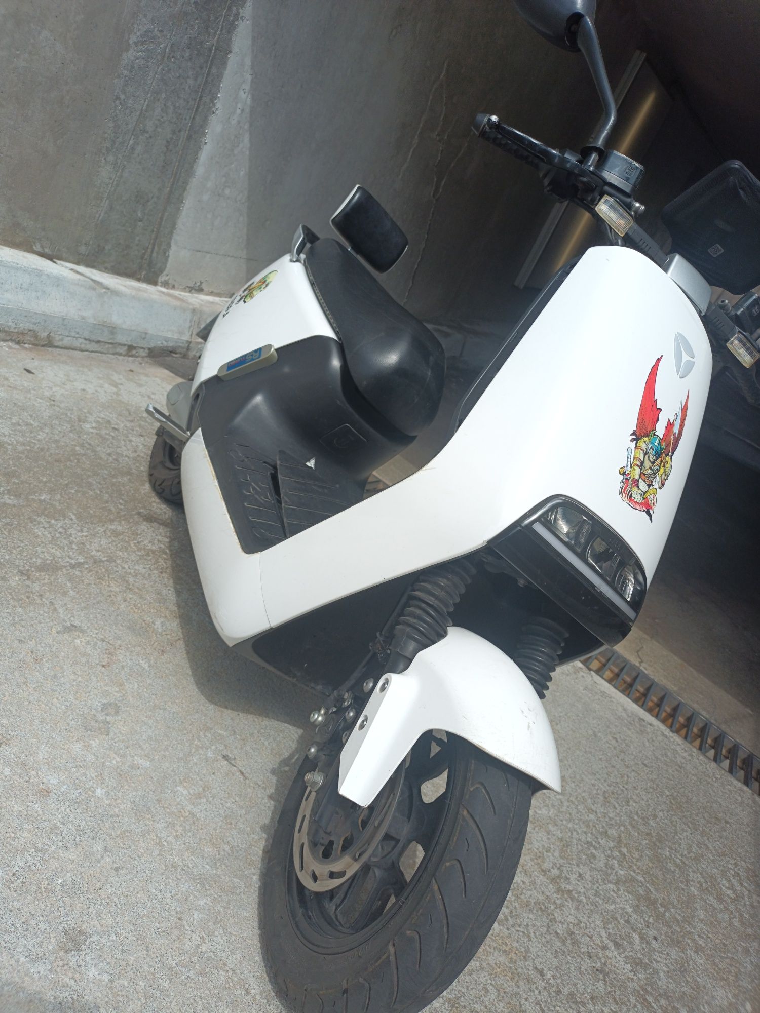 Scooter eletrica Yadea demop