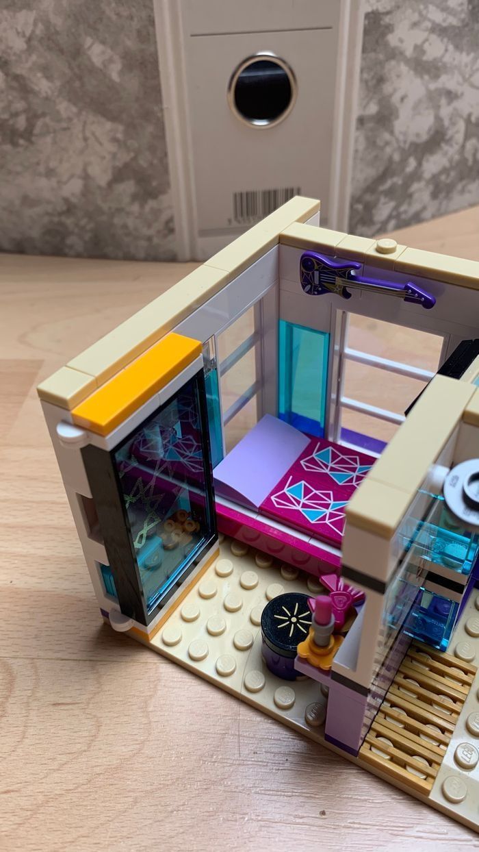 Конструктор LEGO Friends Поп-звезда Дом Ливи (41135)