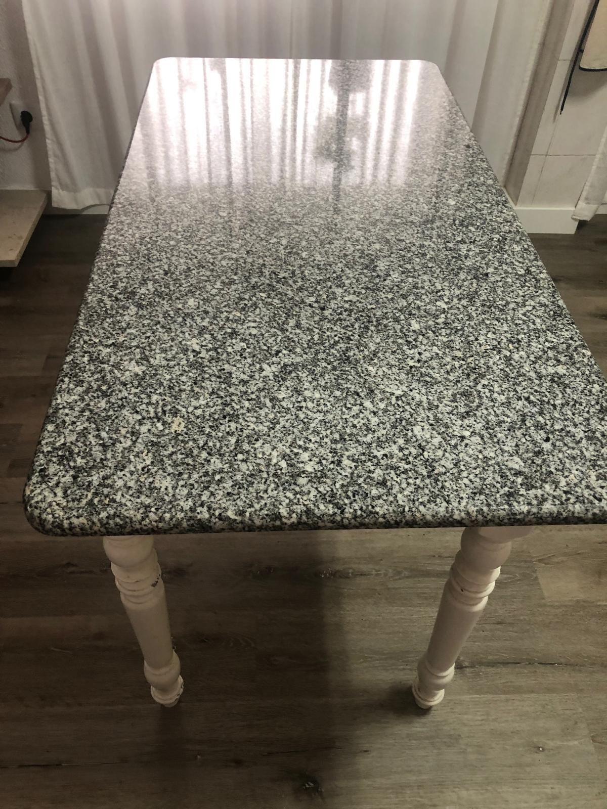 Mesa cozinha com pedra granito