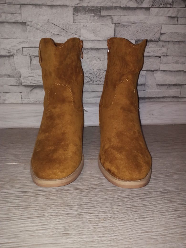 Nowe karmelowe botki damskie rozmiar 40