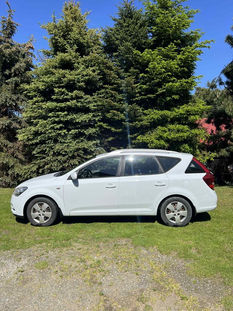 Kia Cee'd, 2009 r. 1,6 Benz.