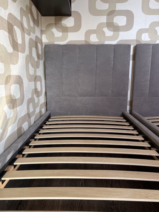 Ліжко двоспальне та ліжко односпальне