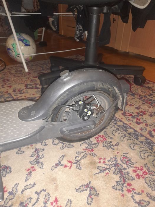 Електросамокат xiaomi essential