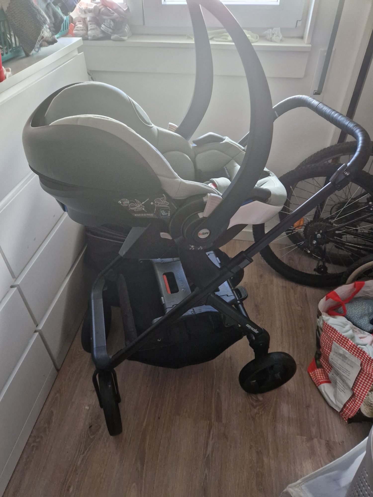 Carrinho bebé EasyWalker com adaptador e ovo