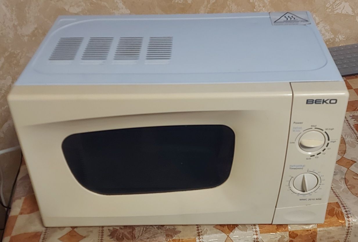 Мікрохвильова печ Beko MWC 2010 MW