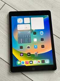 iPad 8 2020 128 WiFi + LTE чорний колір в супер стані на подарунок