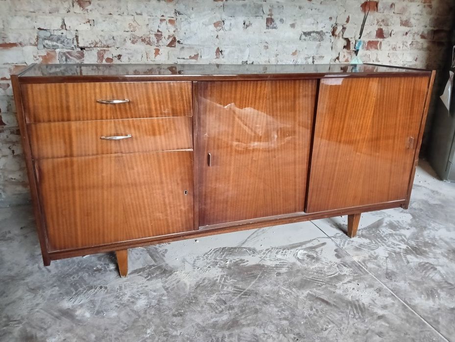 Komoda PRL połysk, nóżki