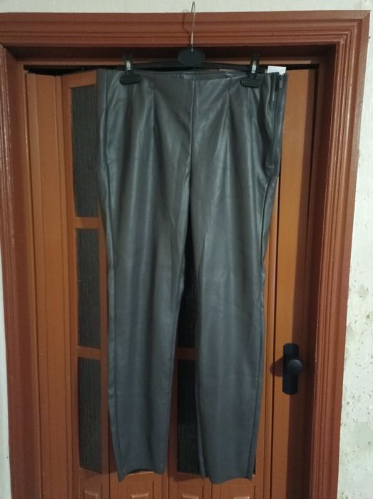Нові жіночі брюки лосіни pageone XL.