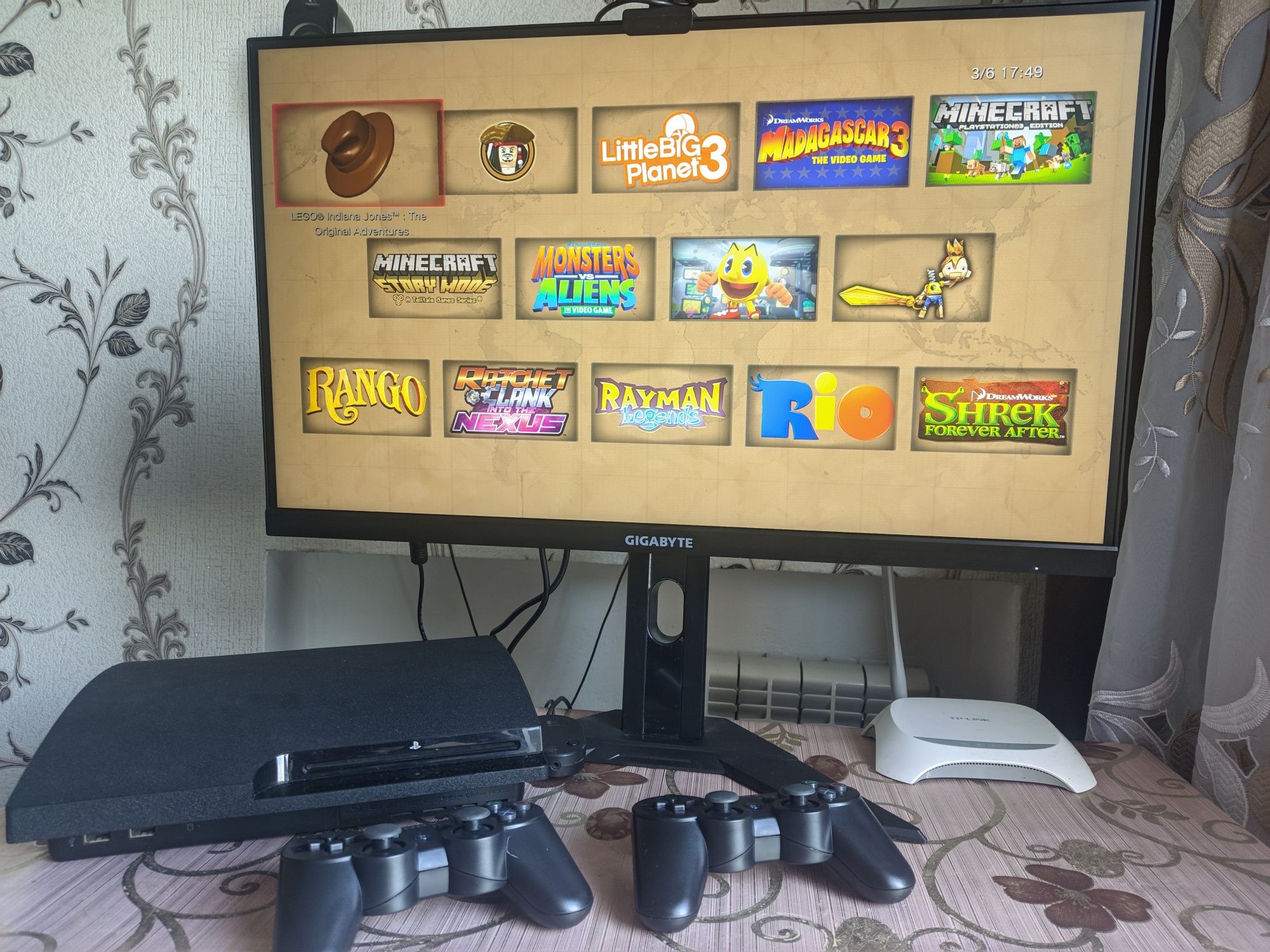 PS3 SLIM 500 GB + ігри + 2 джойстика