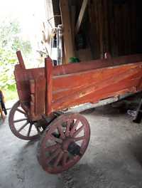 Wóz drewniany w dobrym stanie