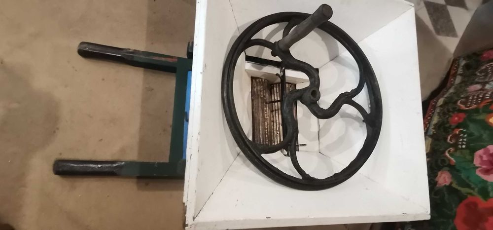 Vendo esmagadora de uvas