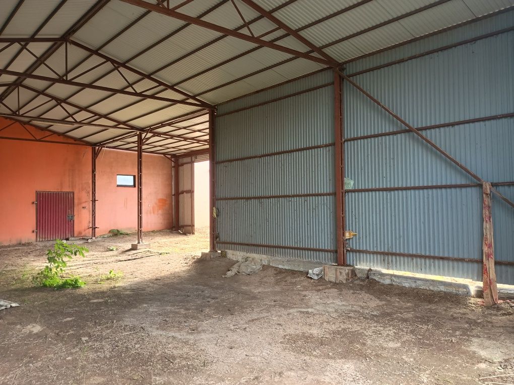 Hala/wiata stalowa 18m x 8m plus 4m x 11.5m tworzące jedną całość