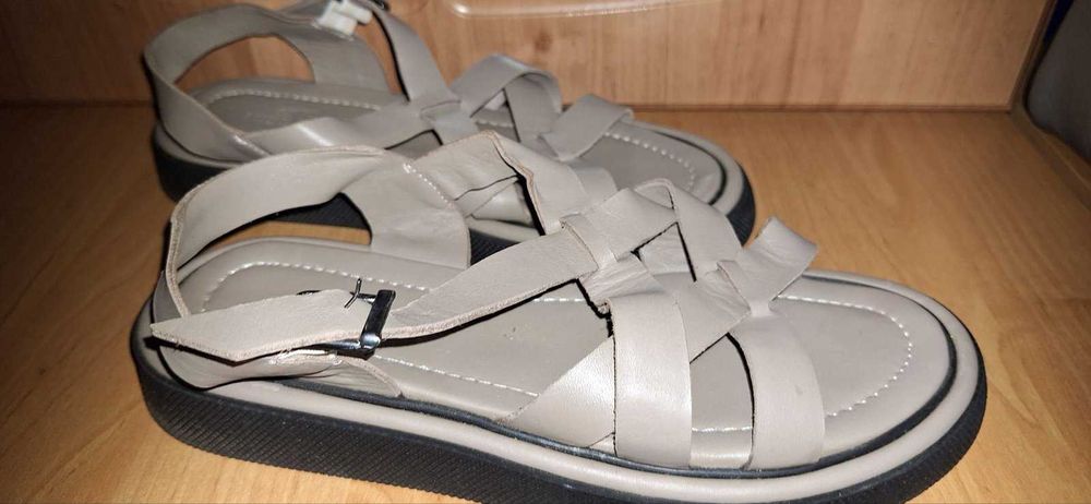 Босоніжки, нові, Miss ROY