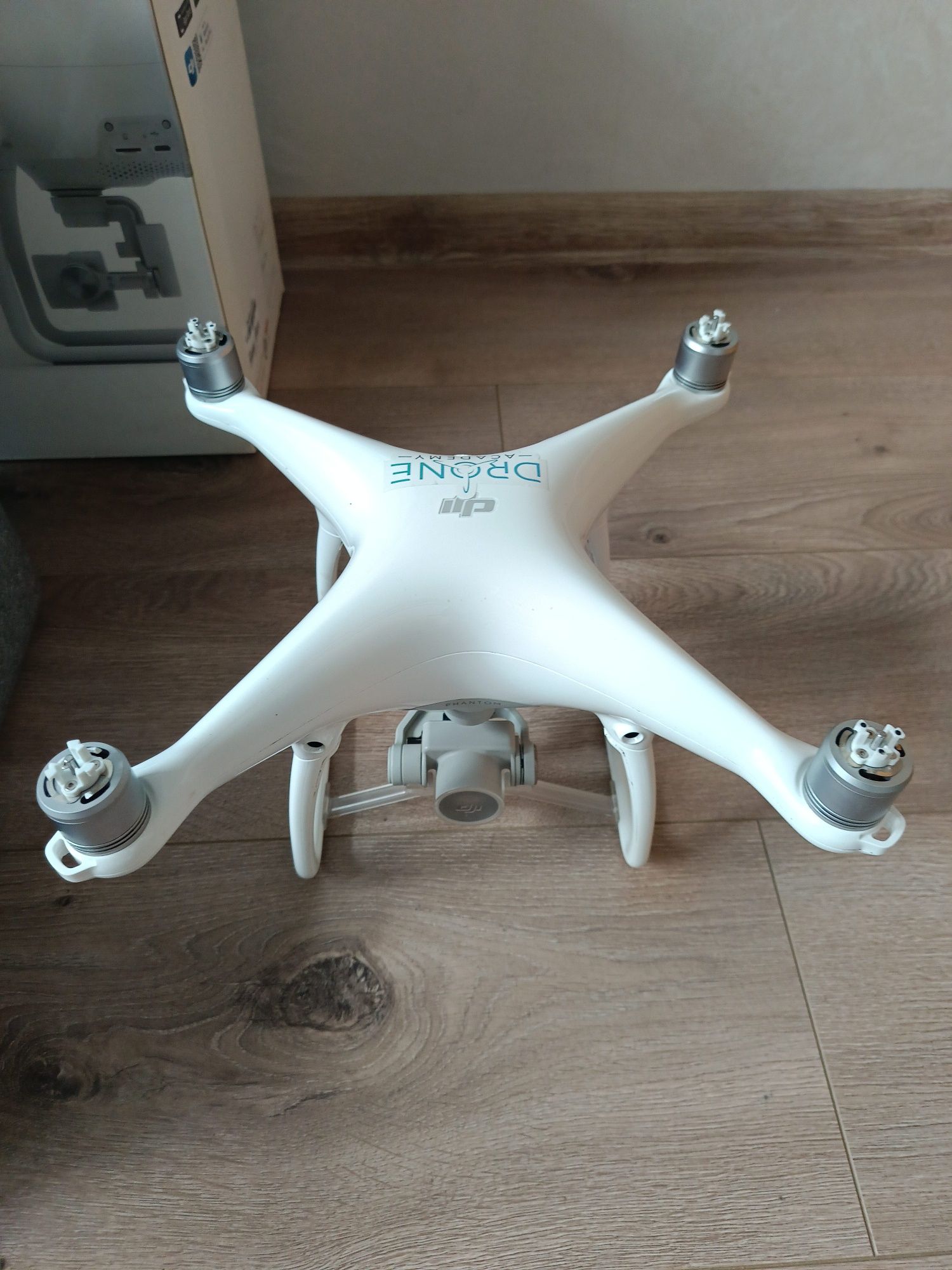 Квадракоптер DJI PHANTOM 4