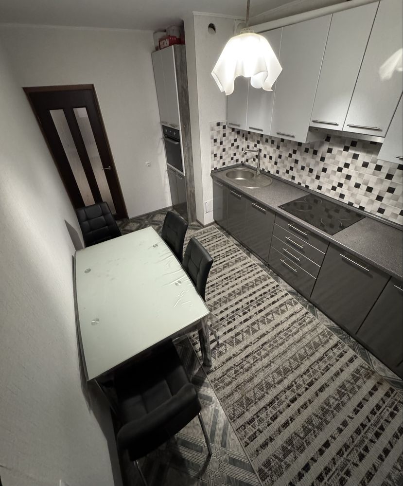 Продам 3 кімнатну квартиру в серці міста