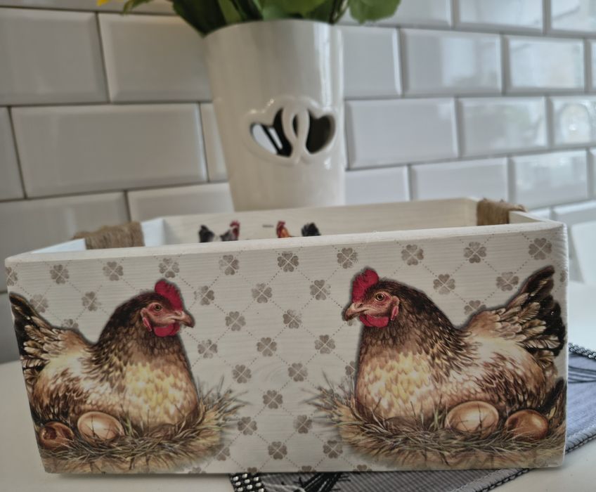 Skrzynka drewniana kury decoupage