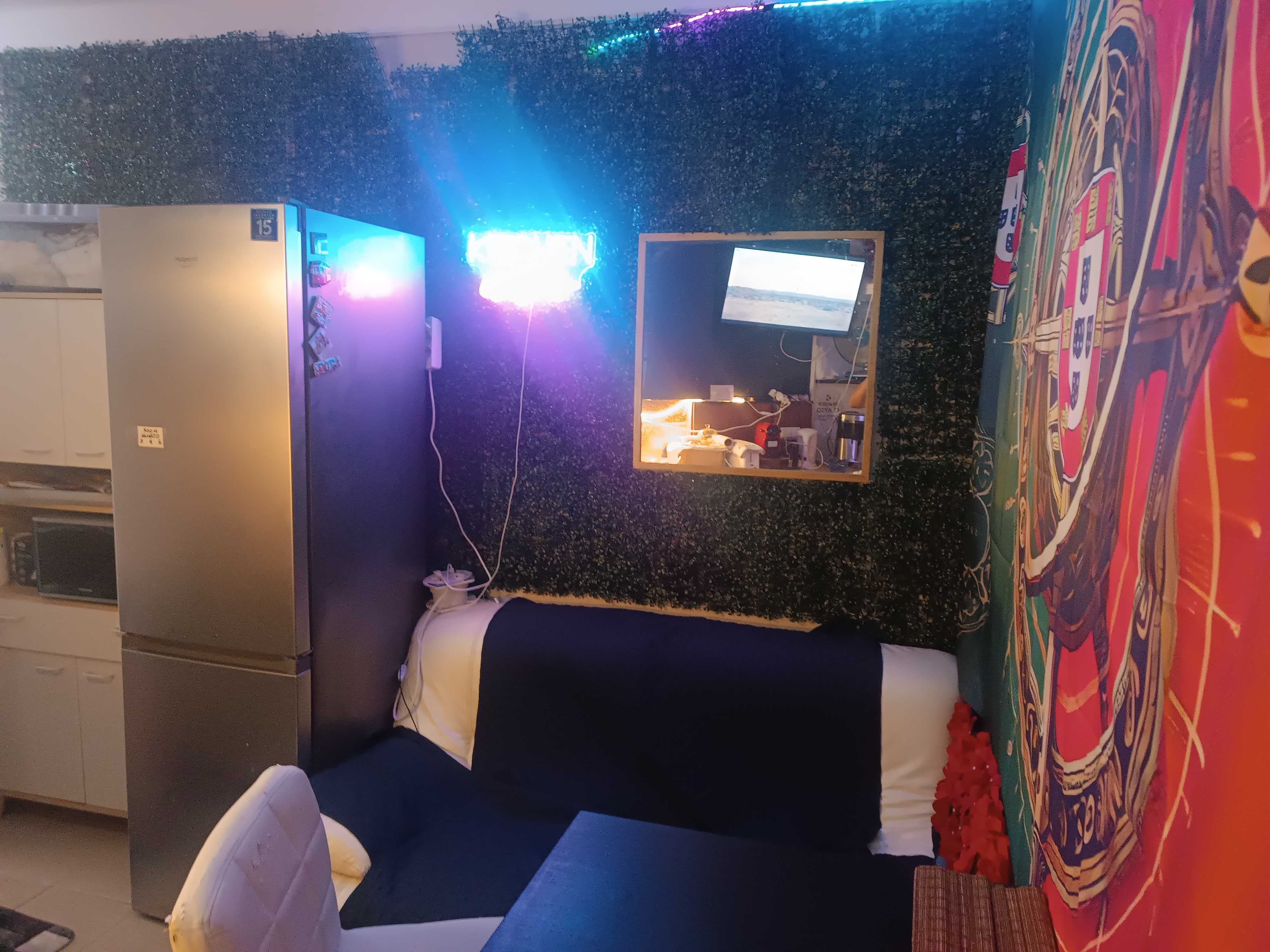 Quarto com Beliche, 2 Secretárias, para 2 Estudantes (Mulheres)