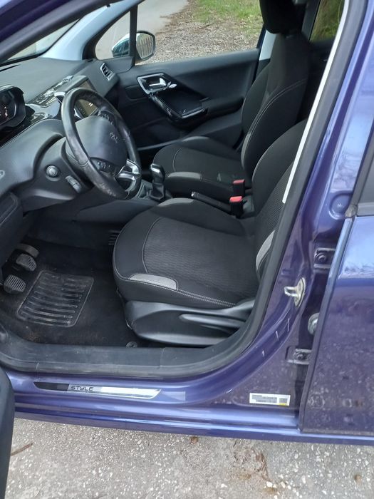 Peugeot 208 1.6 BLUEHDI 75cv