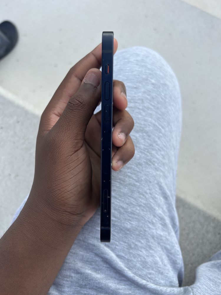 Iphone 12 em otimo estado