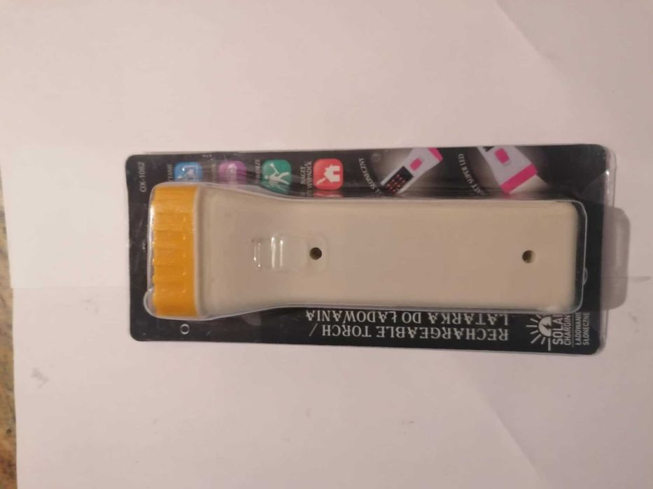 Latarka akumulatorowa , solarna led