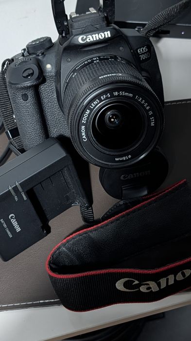 Canon EOS 700D pouco usada