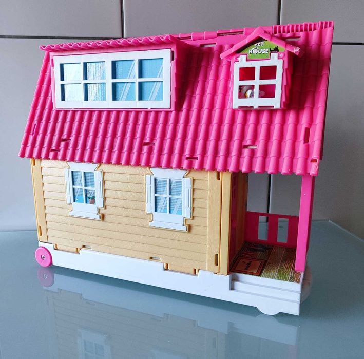 Barriguitas - Chalé Rolante c/ 2 bonecas