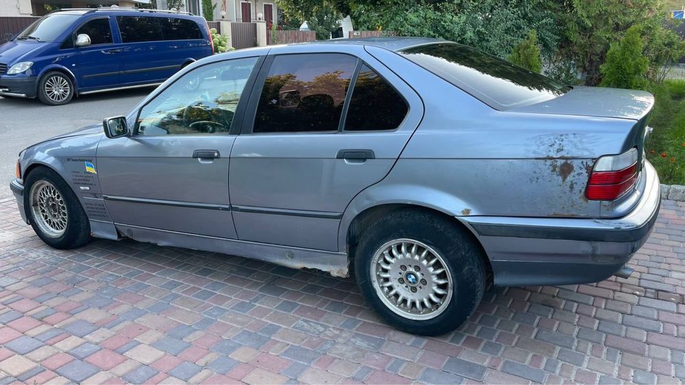 Bmw e36 1.8 avtomat на ходу