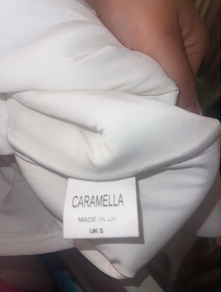 Mini sukienka ślubna od  Caramella