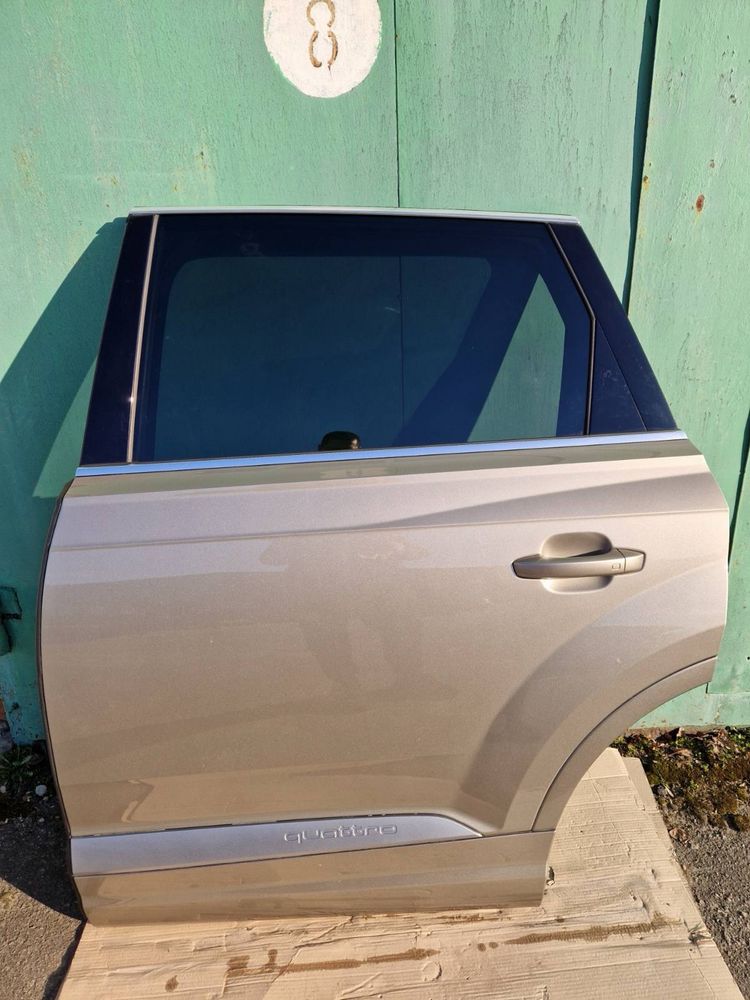 Дверка задня ліва Audi Q7 4M 2015-2020 4M0833051E колір Z1U