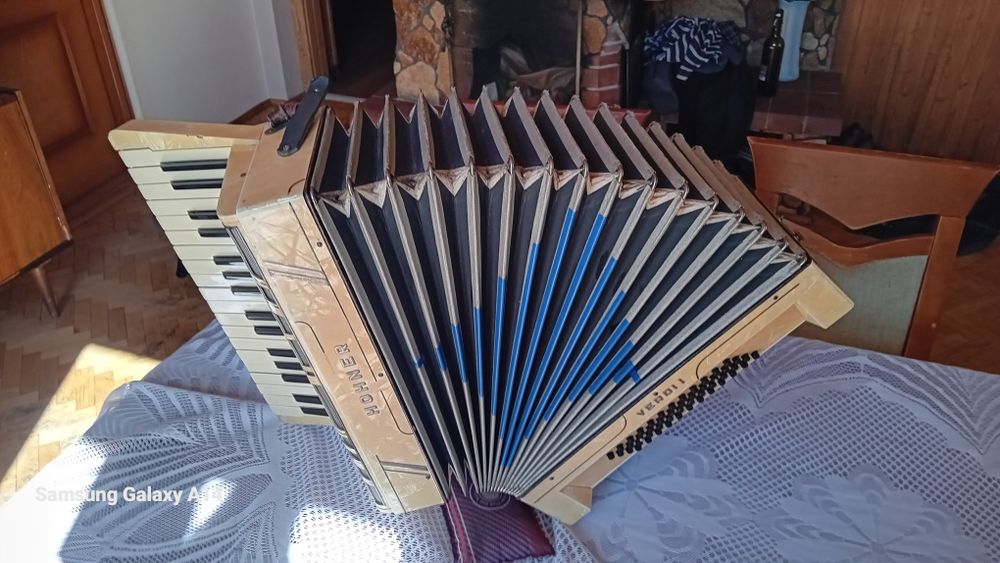 Akordeon hohner Verdi I 48 basów stan dobry z walizką