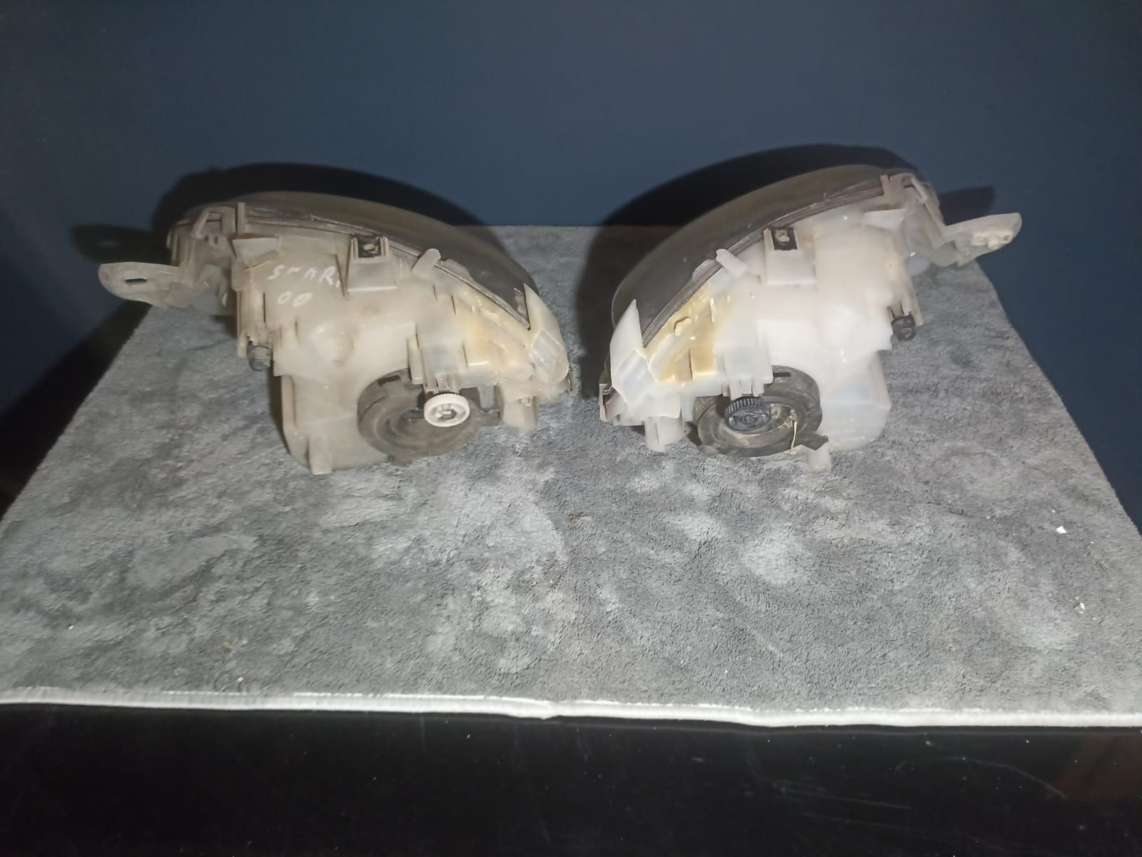 Opel Corsa C 00-06r. Lampy przód przednie soczewkowe