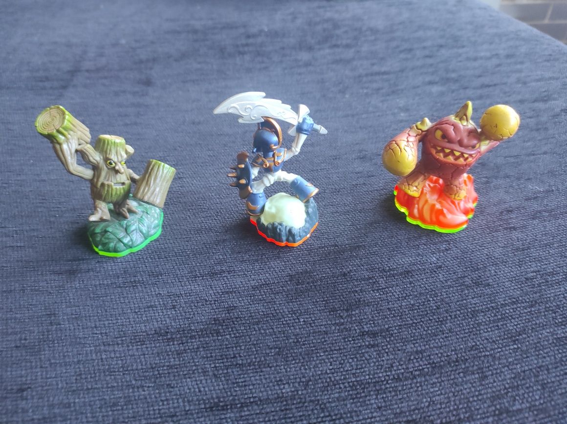 Skylanders - bonecos e portal