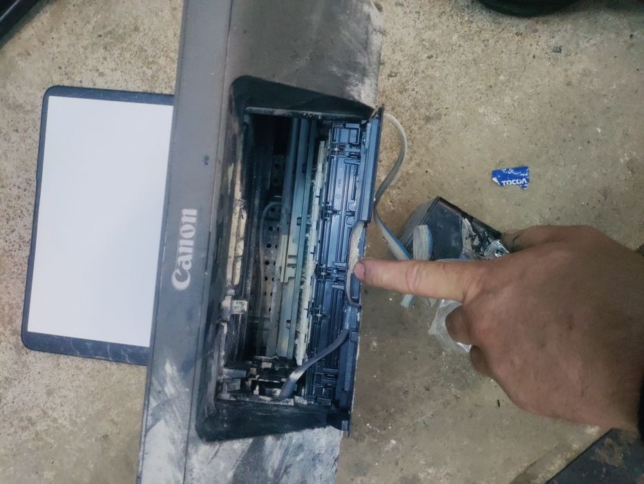 Принтер + скане  canon под ремонт или на запчасти