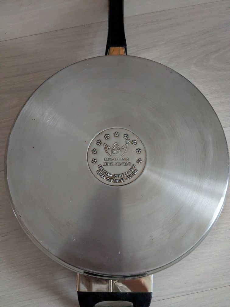 Patelnia z pokrywą 25cm