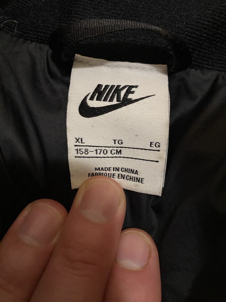 Жилетка Nike SNYFL VEST DX1296-010