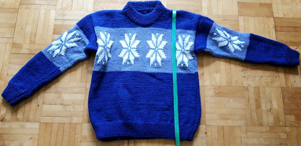 Sweter ręcznie robiony