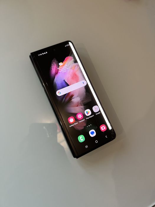 Samsung Galaxy Z Fold 3 12/256 GB!